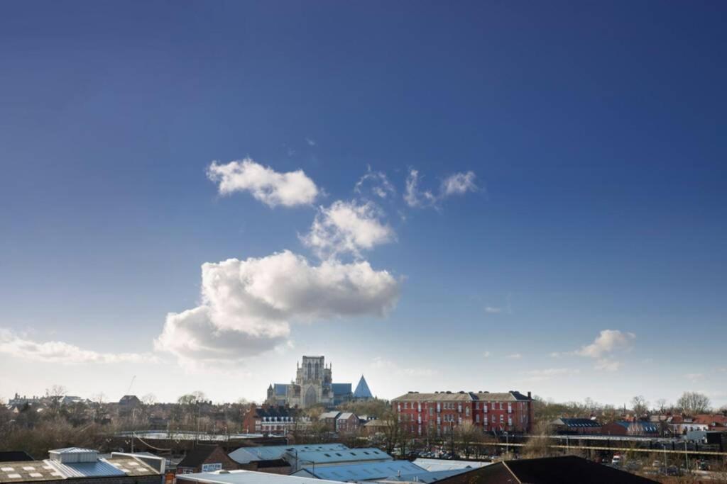 2 Bedroom Penthouse - Large Balcony - Minster View York Ngoại thất bức ảnh